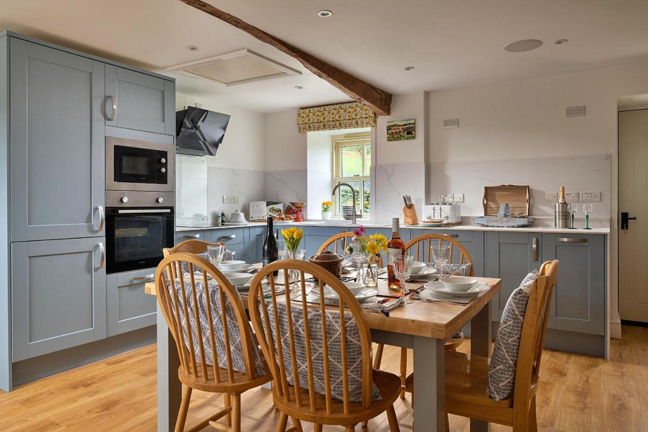Finest Retreats - Moelis Granary - Luxury Cottage With Hot Tub Llandrillo Esterno foto
