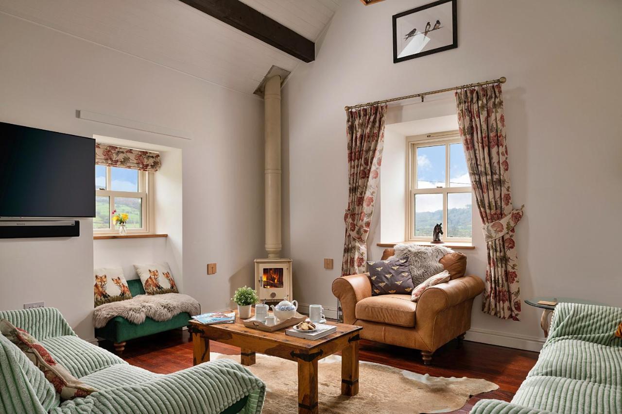 Finest Retreats - Moelis Granary - Luxury Cottage With Hot Tub Llandrillo Esterno foto