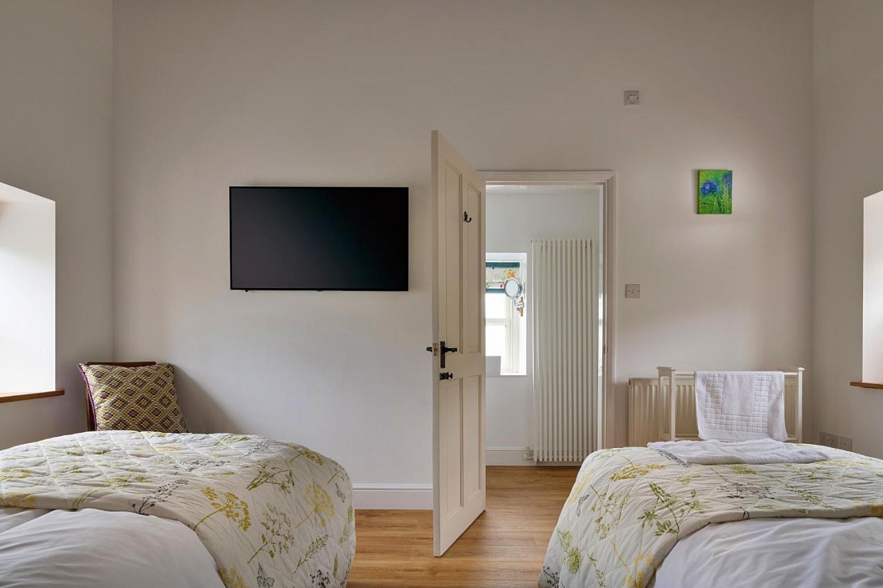 Finest Retreats - Moelis Granary - Luxury Cottage With Hot Tub Llandrillo Esterno foto